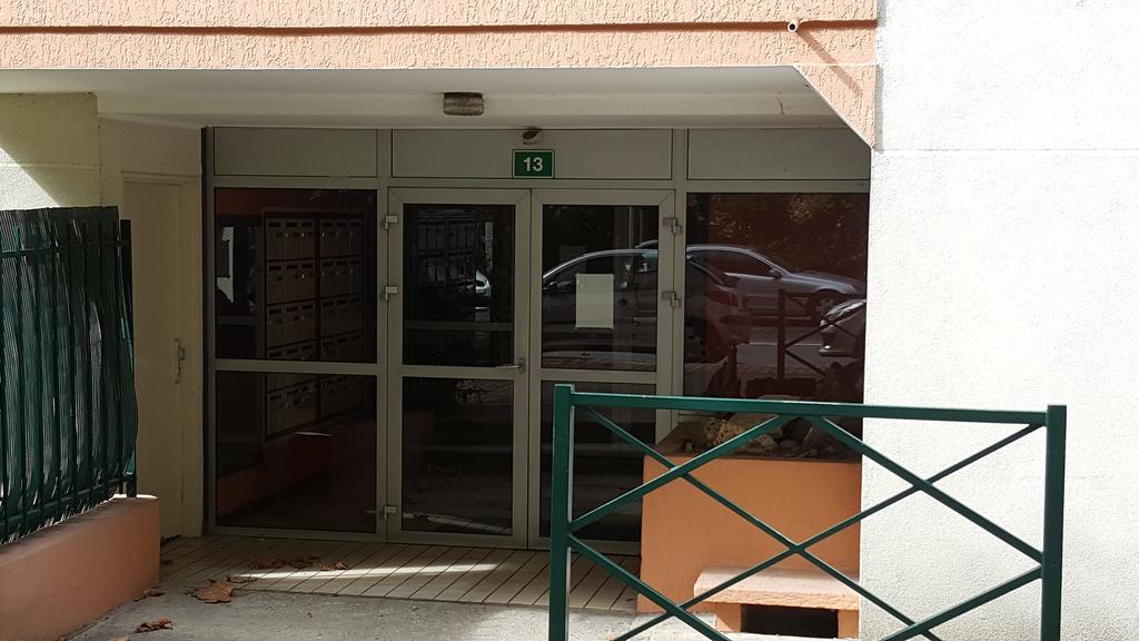 Le Marnois-Gare Noisy-le-Grand Exterior foto
